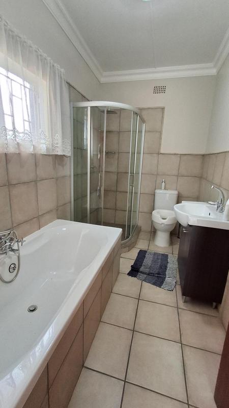 5 Bedroom Property for Sale in Meyerhof Free State